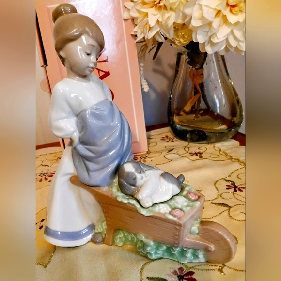 Lladro Girl With Puppy in Wheelbarrow - Picture 2 of 9